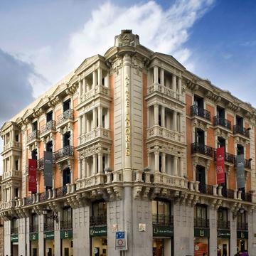 Colegio de Aparejadores y Arquitectos Técnicos de Madrid